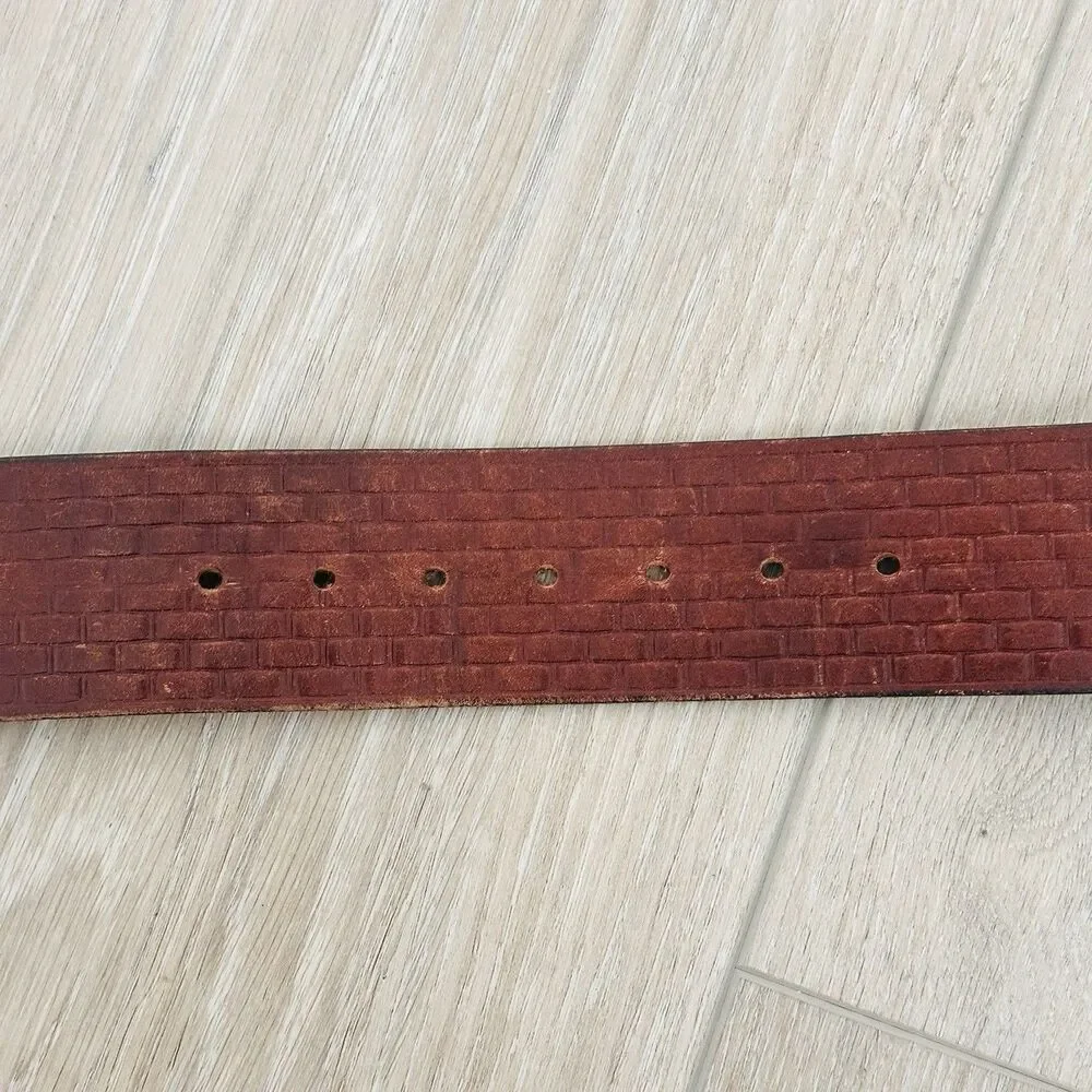 Vintage Hand Tooled Mens 41 32